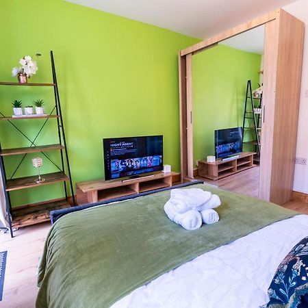 090 Beautiful 1 Bedroom Flat Near Luton Town And Station Exterior foto