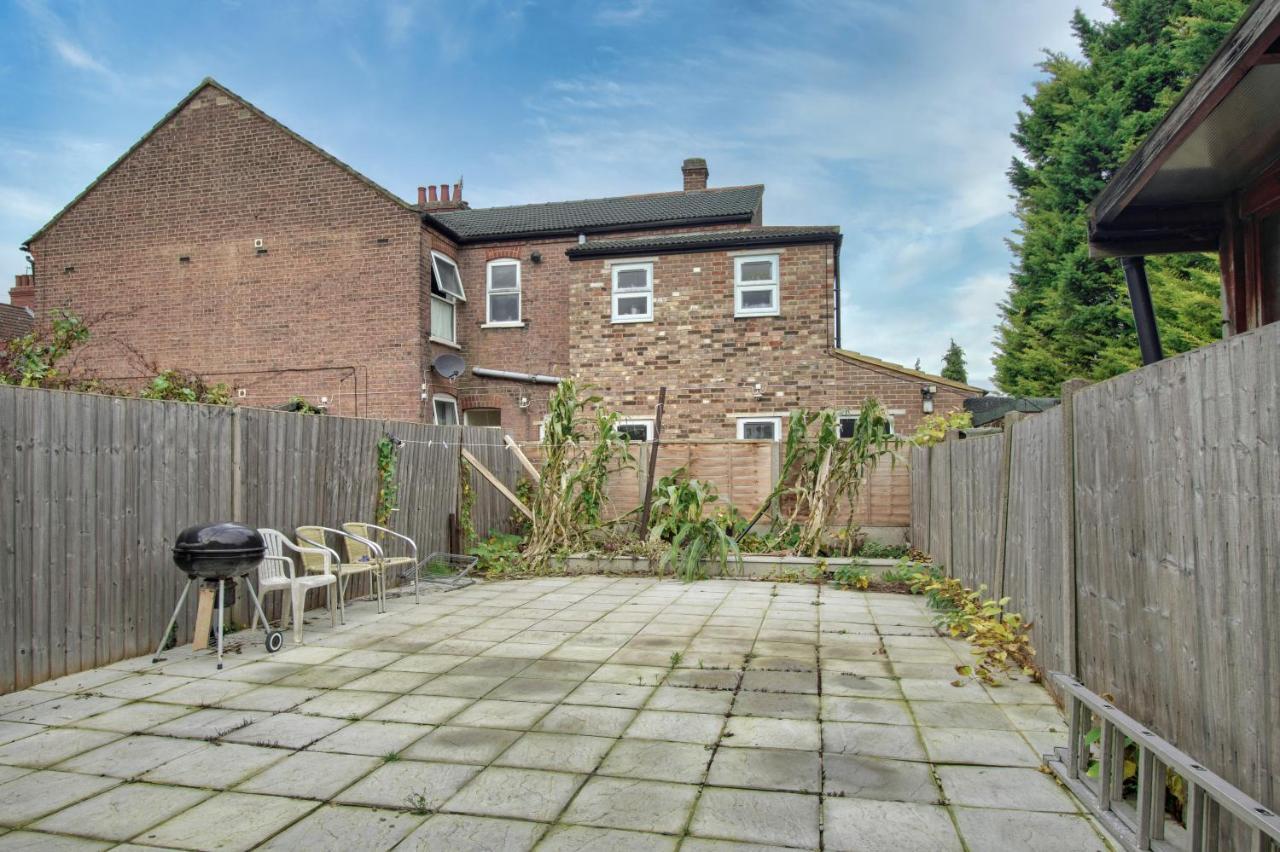 090 Beautiful 1 Bedroom Flat Near Luton Town And Station Exterior foto